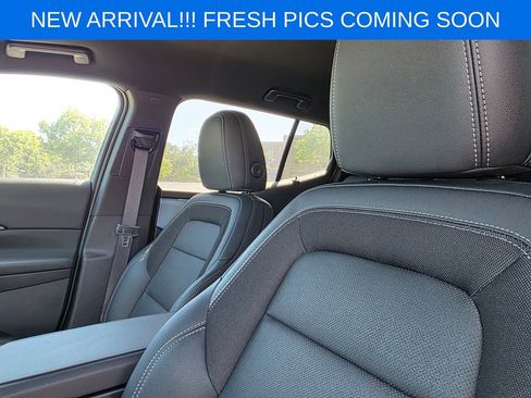 Used 2025 Chevrolet Equinox EV LT w/ Convenience Package FWD image 11