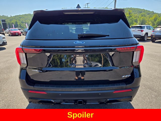 Used 2025 Ford Explorer ST-Line w/ ST-Line Street Pack AWD/4WD image 8