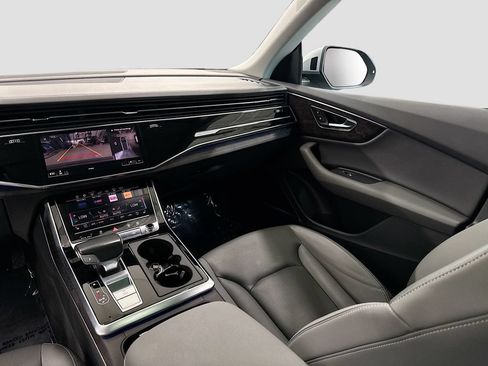 Used 2019 Audi Q8 Prestige w/ Adaptive Chassis Package AWD/4WD image 28