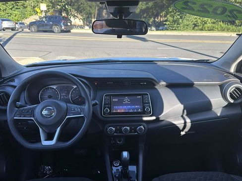 Used 2022 Nissan Kicks S FWD image 11