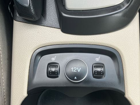 Used 2013 Ford Focus SE w/ SE Winter Pkg image 16