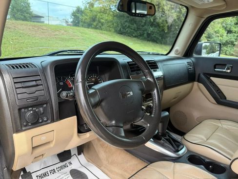 Used 2008 HUMMER H3 Luxury AWD/4WD image 10