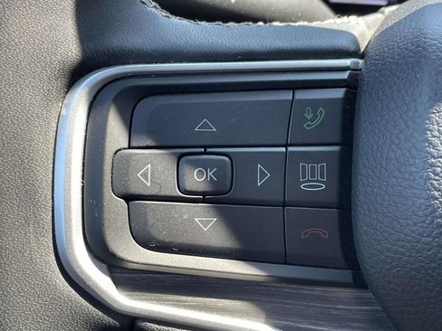 Certified 2024 Jeep Wagoneer L Series II AWD/4WD image 32