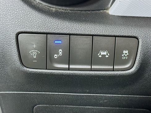 Used 2018 Hyundai Kona SEL w/ SEL Tech Package 02 image 10