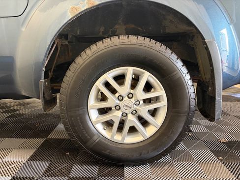 Used 2014 Nissan Frontier SV AWD/4WD image 34