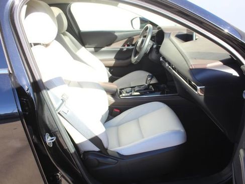 Certified 2025 MAZDA CX-30 AWD 2.5 S w/ Premium Package image 40