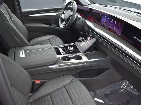 Certified 2026 Cadillac Escalade ESV V w/ LPO, ONYX Package image 37