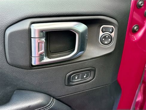 Used 2022 Jeep Wrangler Unlimited Sahara w/ LED Lighting Group image 19