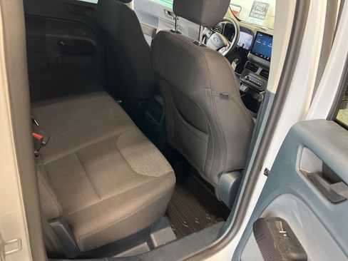 Used 2025 Ford Maverick XL w/ Equipment Group 102A image 21