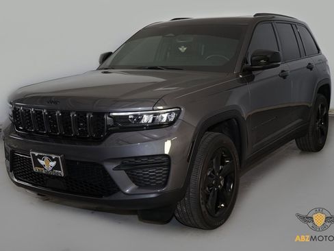 Used 2022 Jeep Grand Cherokee Altitude image 3