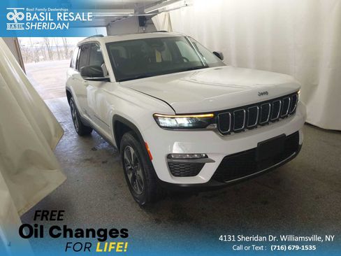 Used 2023 Jeep Grand Cherokee 4WD 4xe image 1