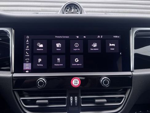 Certified 2026 Porsche Macan image 18