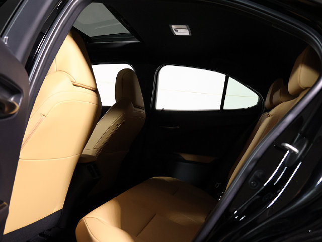 Used 2024 Lexus UX 250h AWD w/ Premium Package image 14