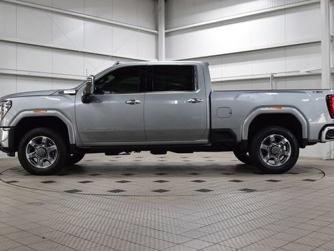 Used 2025 GMC Sierra 2500 SLT w/ SLT Premium Package AWD/4WD image 4