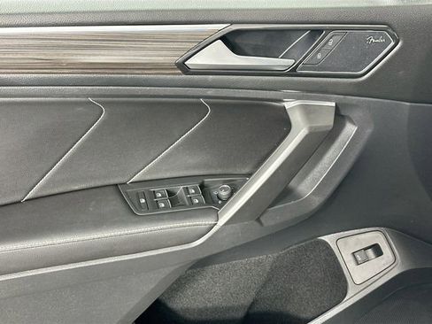 Used 2022 Volkswagen Tiguan SEL R-Line image 26