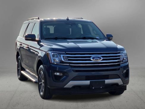 Used 2020 Ford Expedition XLT w/ Equipment Group 202A AWD/4WD image 3