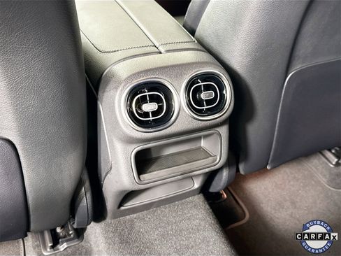 Used 2025 Mercedes-Benz GLC 350e GLC 350e image 26