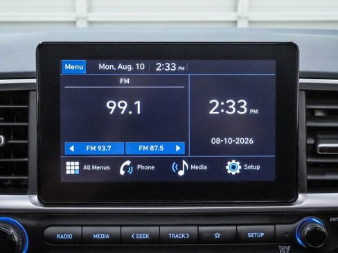 Certified 2024 Hyundai Venue SEL FWD image 17