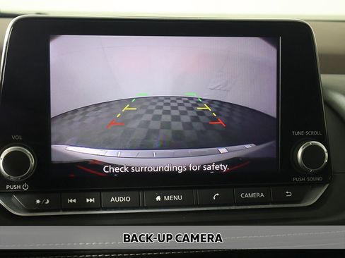 Used 2023 Nissan Rogue SV image 5