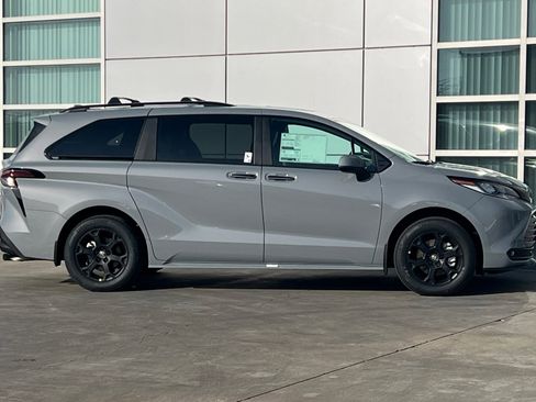 New 2026 Toyota Sienna XLE Woodland Edition image 3
