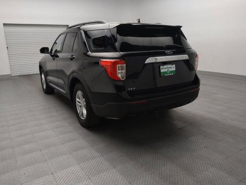 Used 2022 Ford Explorer XLT image 5