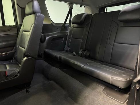 Used 2019 Chevrolet Suburban LT image 30