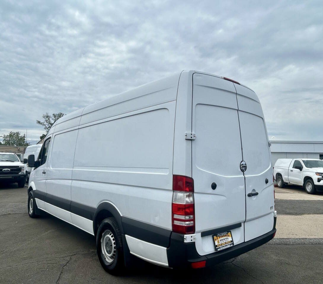Used 2017 Mercedes-Benz Sprinter 2500 image 3