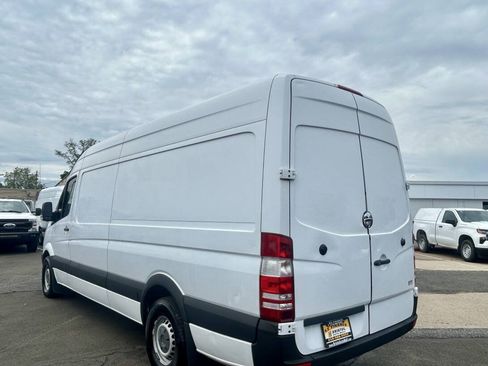 Used 2017 Mercedes-Benz Sprinter 2500 image 3