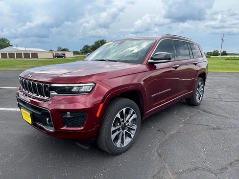 Used 2021 Jeep Grand Cherokee L Overland w/ Advanced Protech Group III image 3