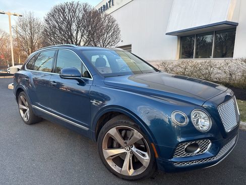 Used 2018 Bentley Bentayga Activity image 1