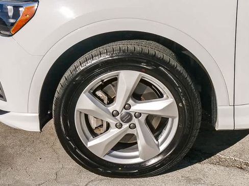 Used 2020 Audi Q3 2.0T Premium w/ Convenience Package image 5