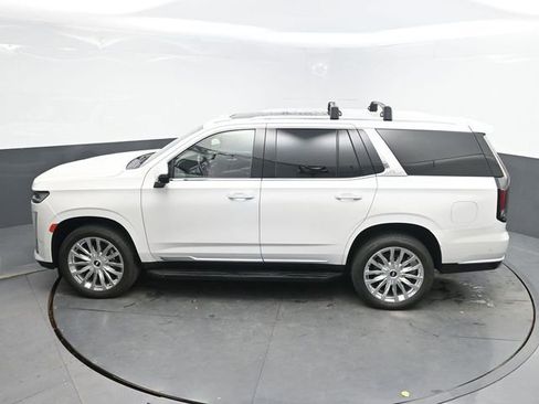 Used 2021 Cadillac Escalade Premium Luxury image 25