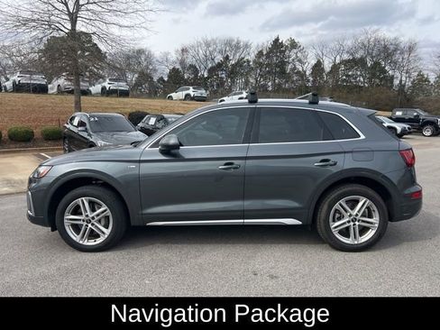 Used 2024 Audi Q5 e Premium Plus w/ Premium Plus Package image 3