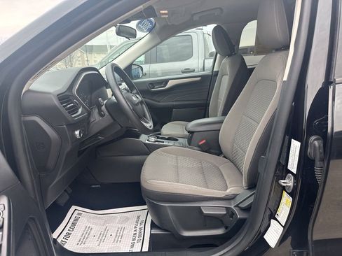 Used 2022 Ford Escape SE image 2