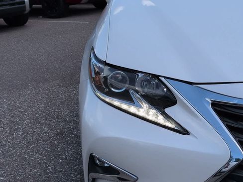 Used 2018 Lexus ES 350 w/ Accessory Package 2 FWD image 10