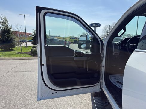 Used 2021 Ford F250 Platinum w/ FX4 Off-Road Package image 23