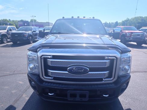 Used 2016 Ford F250 Platinum w/ Platinum Package AWD/4WD image 3