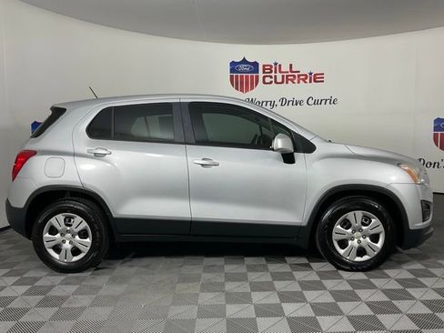 Used 2016 Chevrolet Trax LS image 2