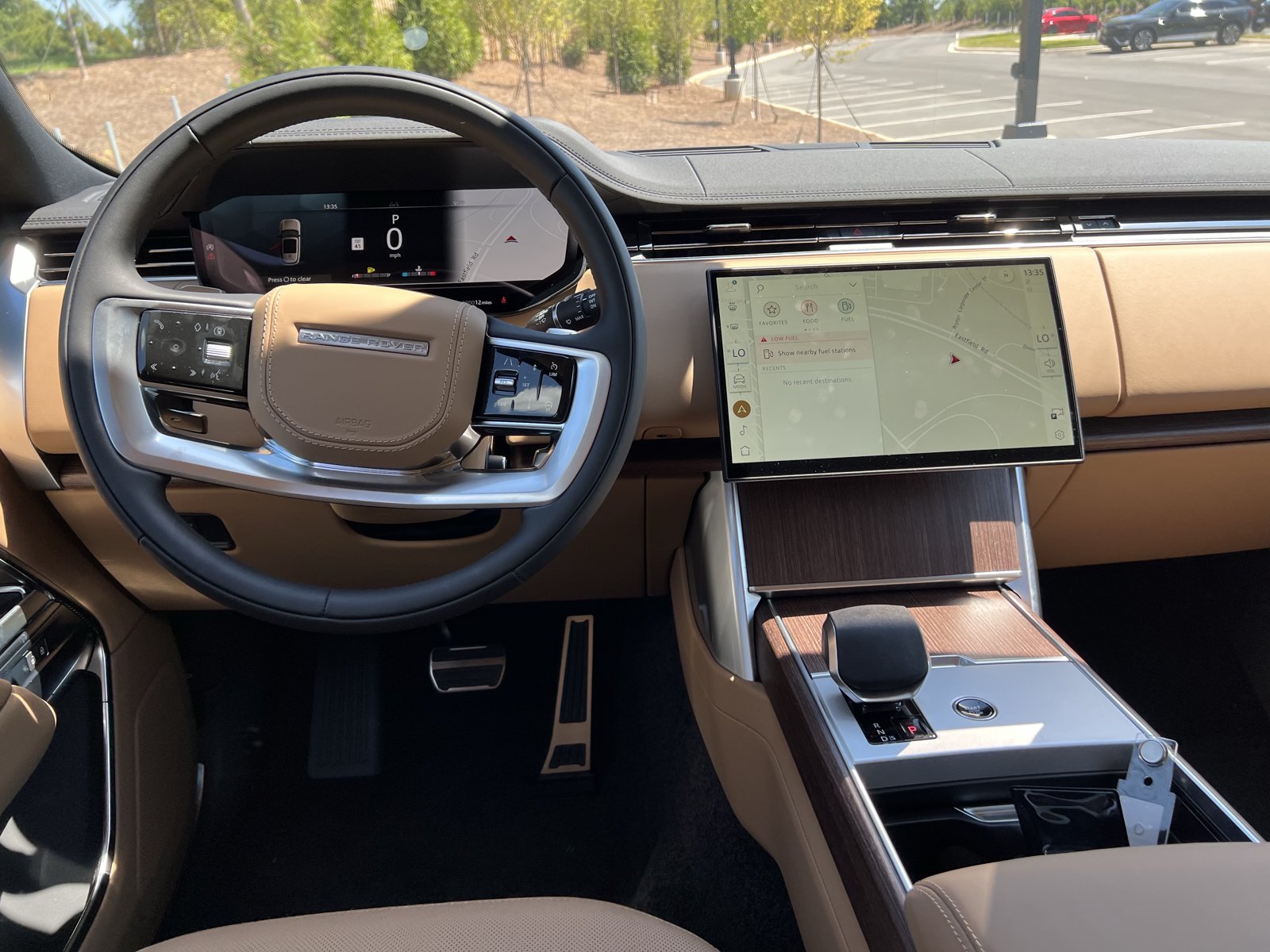 New 2026 Land Rover Range Rover Long Wheelbase SE AWD/4WD image 4