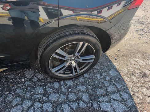 Used 2019 Volvo XC60 T5 Momentum w/ Premium Package AWD/4WD image 25