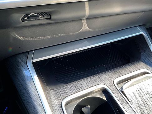 Used 2023 BMW 740i w/ Parking Assistance Package image 33