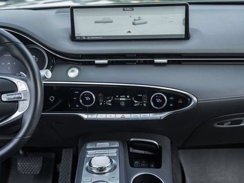 Used 2023 Genesis GV70 2.5T AWD/4WD image 25