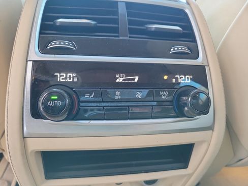 Used 2017 BMW 740i image 14