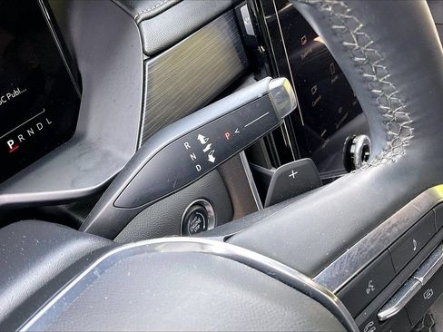 Used 2025 GMC Acadia Elevation w/ Elevation Premium Package FWD image 32