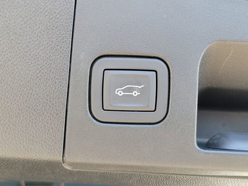 Used 2025 Cadillac XT4 Sport AWD/4WD image 10