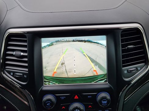 Used 2017 Jeep Grand Cherokee SRT image 14