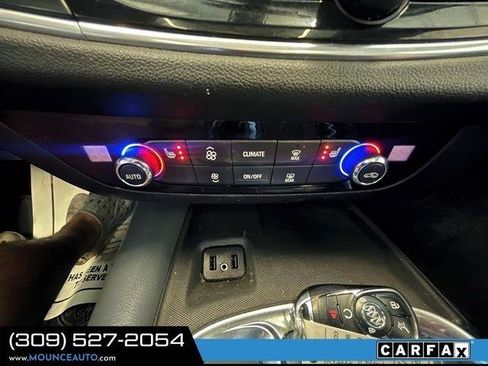 Used 2019 Buick Enclave Essence FWD image 24