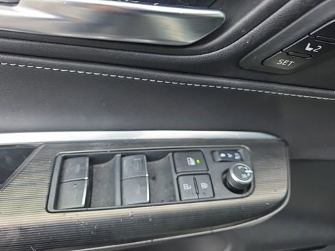 Used 2021 Toyota Venza XLE w/ Softex Package image 13