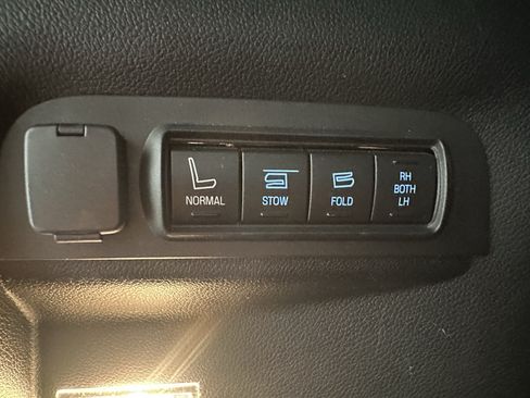 Used 2018 Ford Explorer Platinum AWD/4WD image 10