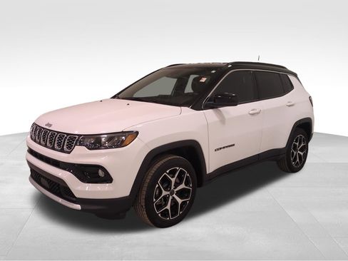 Used 2025 Jeep Compass Limited image 8